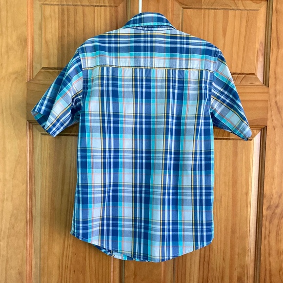 Boys size 8 Izod plaid short sleeved quality button down shirt - Picture 2 of 8